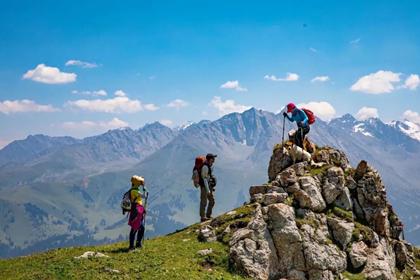 6 Days Xinjiang Karajun Grassland Outer Loop Trekking Tour